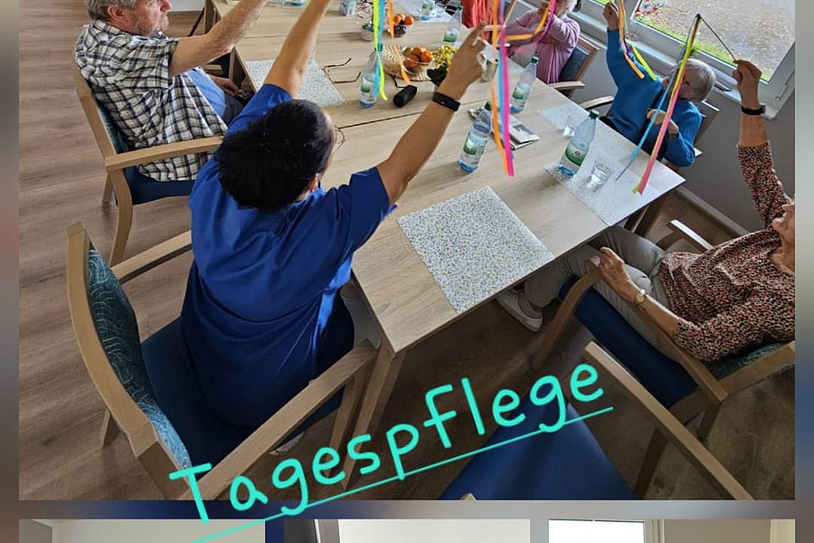 Mehrere Personen sitzen an einem Tisch und halten bunte Stäbe in die Luft, darunter der Schriftzug 'Tagespflege'. Weitere Bilder zeigen Gruppen bei Aktivitäten und einen Teller mit Kuchen auf einem Tisch.